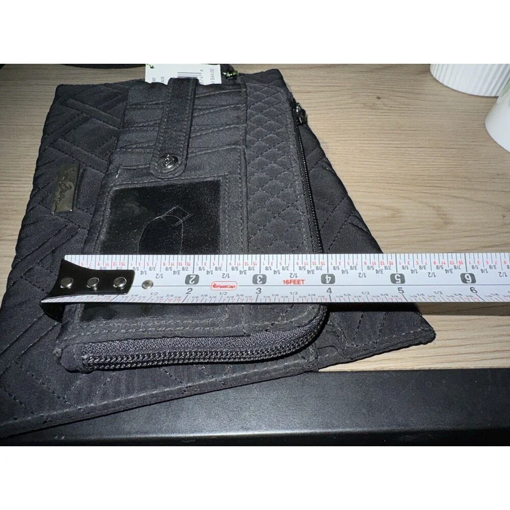 Vera Bradley Classic Black Wallet And Wristlet quilted, clean